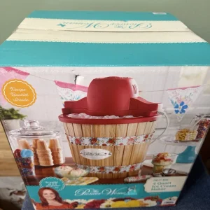 The Pioneer Woman 4 Quart electric Ice Cream Maker, Sweet Rose. Box Sealed.